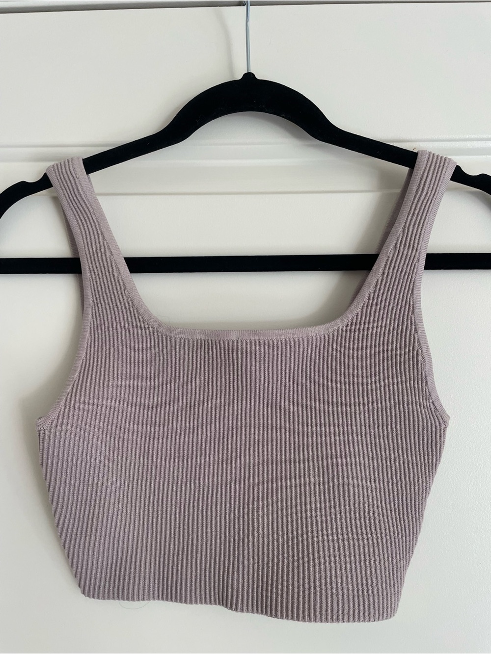 Babaton Aritzia crop top size medium ribbed gray pink one shoulder sculpt